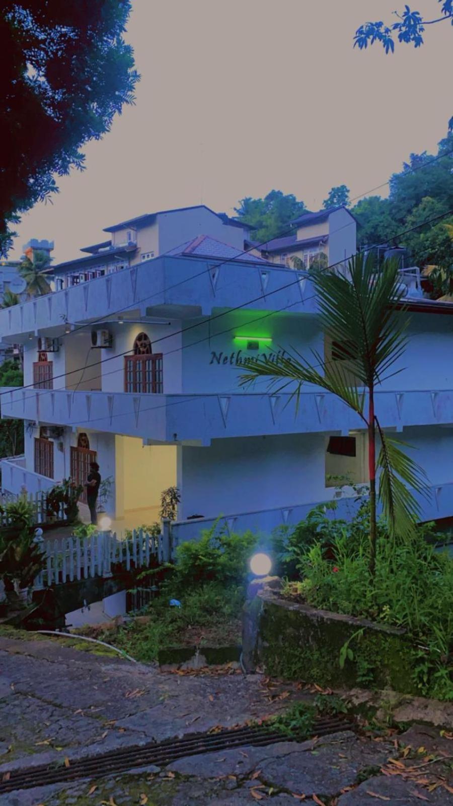 New Nethmi Villa Kandy Eksteriør billede